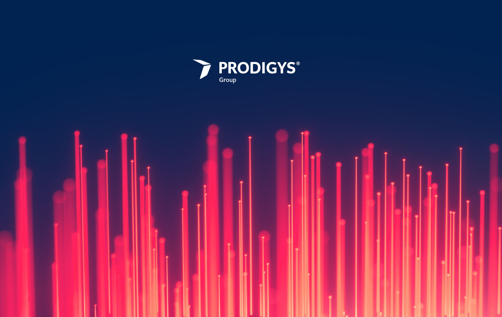 Grafica astratta con sottili colonne luminose verticali in tonalità rosse e rosa che si alzano dal basso su sfondo blu scuro. In alto al centro è visibile il logo ‘Prodigys Group’.