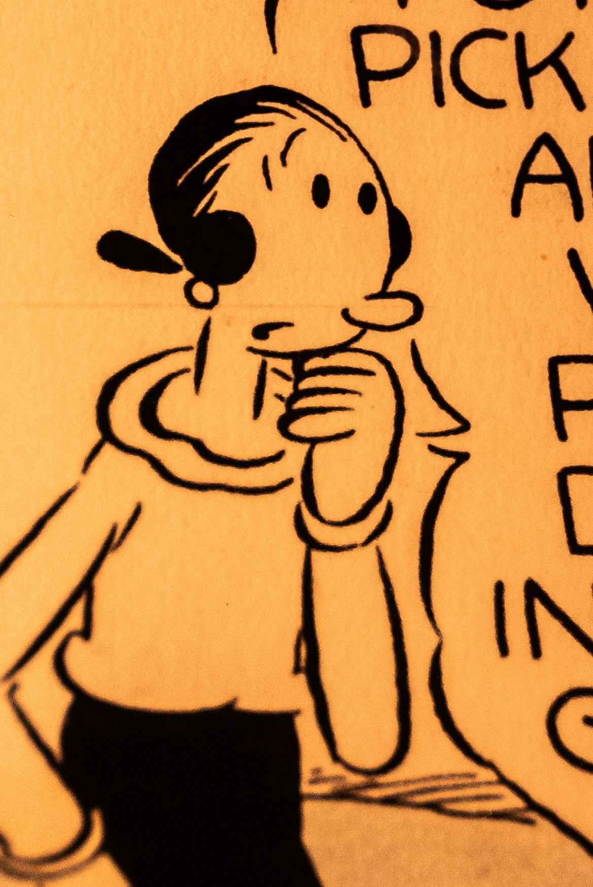 Primo piano di Olivia, personaggio dei fumetti, realizzato con linee nere su sfondo arancione. Il personaggio ha una testa allungata, capelli raccolti verso il retro, orecchini rotondi e una mano sollevata vicino al mento in gesto contemplativo. Accanto alla figura sono visibili frammenti di testo in lettere maiuscole.